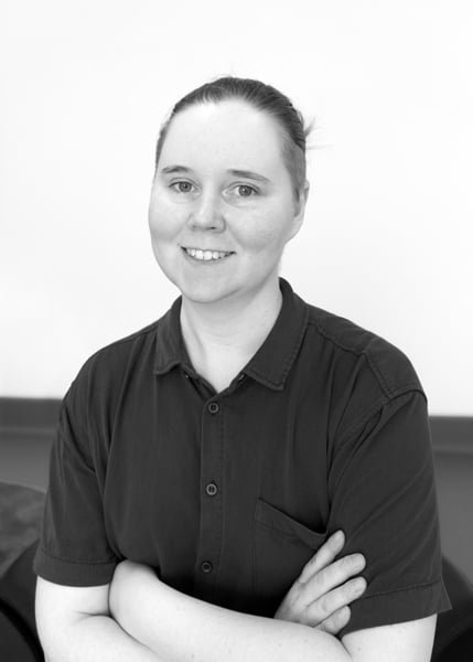 Photo of artist Lauren Edmonds